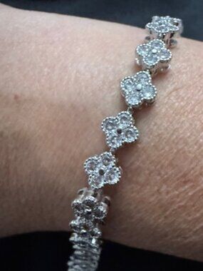 Goldoro 18k Gold Filled (not plated) WG CLover Bracelet Size 7.25